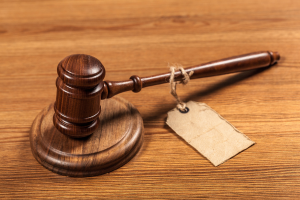 司法拍卖遇未披露重大瑕疵?竞买人保证金退还与维权路径